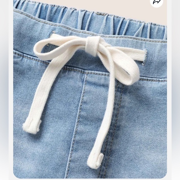 BloomChic Plus Size XL Light Blue Cropped Jeans with Drawstring us16 - Picture 4 of 5